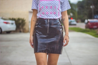 In So-Called ‘Femininity Marathon’, This Russian Company Pays Extra for Female Staff for Wearing Mini Skirts/Dresses In So-Called ‘Femininity Marathon’, This Russian Company Pays Extra for Female Staff for Wearing Mini Skirts/Dresses