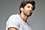 Aditya roy kapoor, Aditya Roy Kapoor marriage, aditya roy kapoor is all set to marry this indian american model, Manish malhotra