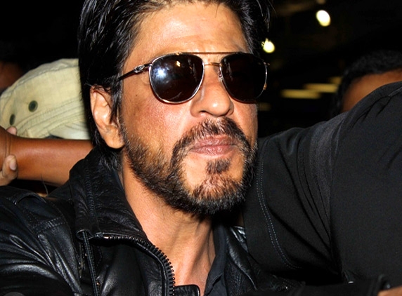 SRK sustains shoulder surgery