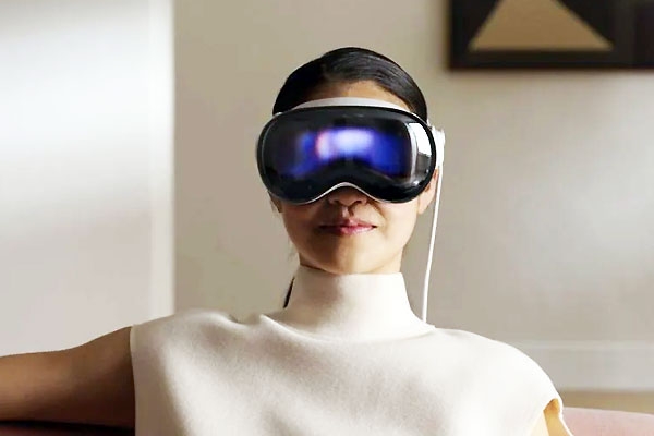 Apple Developing More Affordable Model of Vision Pro 2