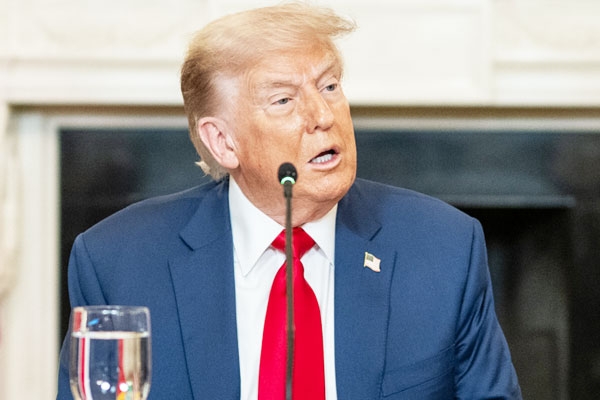 Donald Trump slaps 35 percent tariff on Canadian imports to US