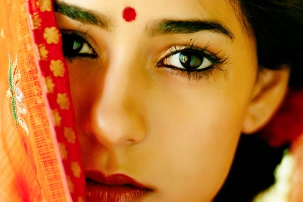 Reasons Why Wearing a Bindi Is Good for Health