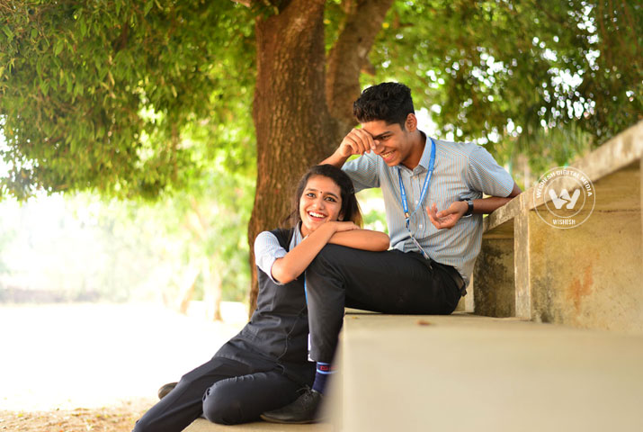 /media/k2/galleries/69956/Oru-Adaar-Love-05