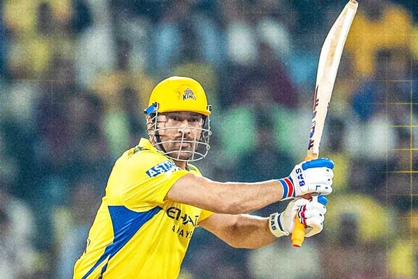 MS Dhoni Breaks All-Time IPL Record
