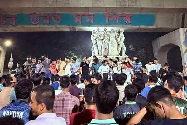 Massive Protests in Bangladesh after Hindu Woman Raped